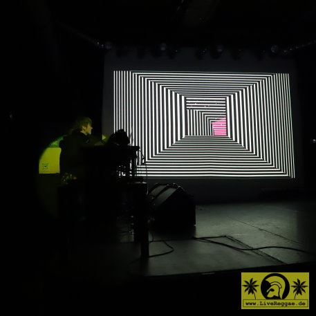Cornelia Haring a.k.a. Cojasch - Grit Schuster a.k.a. Grit Kit (D) VJ Open Lab 35 - Panda Platforma, Berlin - 28. Januar 2024 (15).JPG